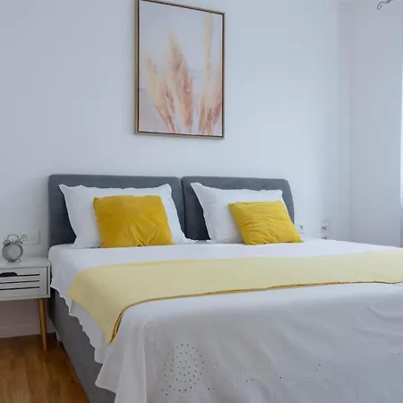 Apartman Luxury With Terrace Castel