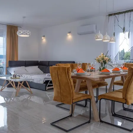Apartman Luxury With Terrace Castel *
