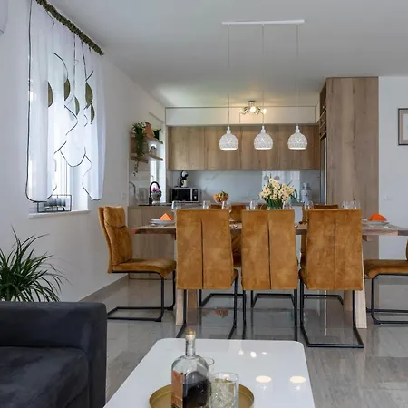 Luxury With Terrace Castel * Kastela
