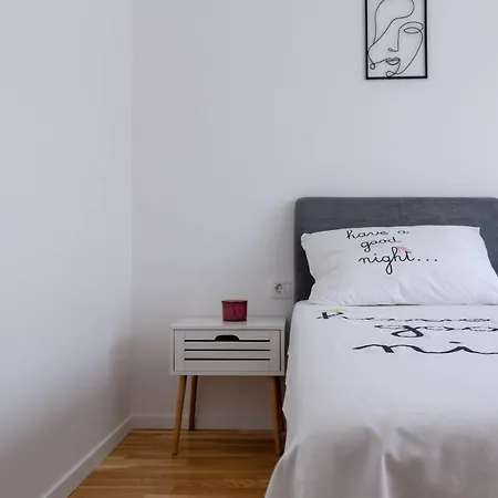 Luxury With Terrace Castel Apartman