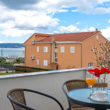 Apartman Luxury With Terrace Castel