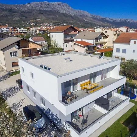 Luxury With Terrace Castel Apartman Kastela