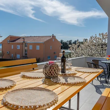 Luxury With Terrace Castel